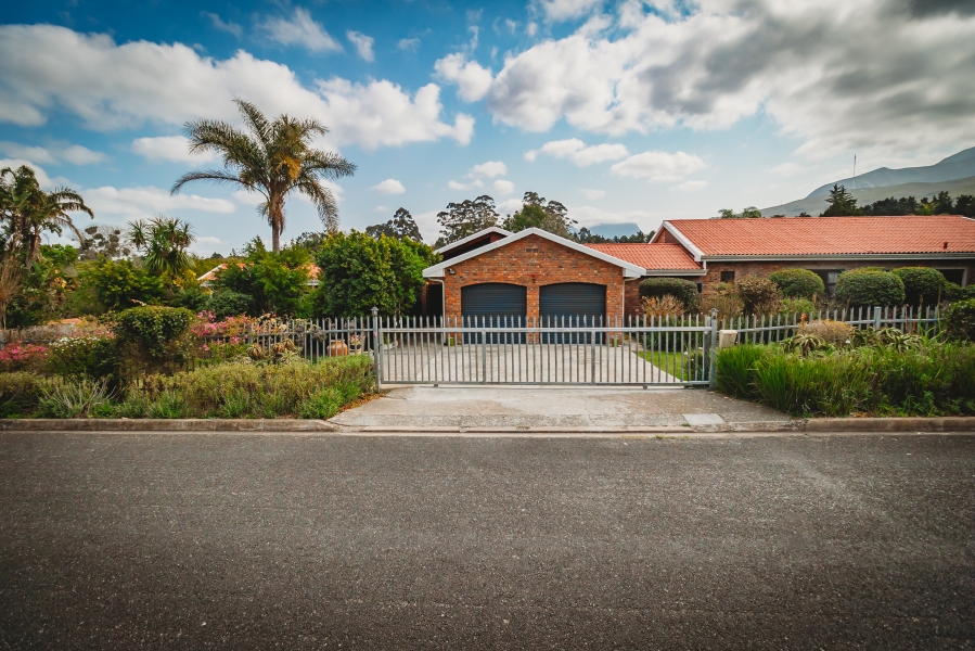 6 Bedroom Property for Sale in Camphersdrift Western Cape